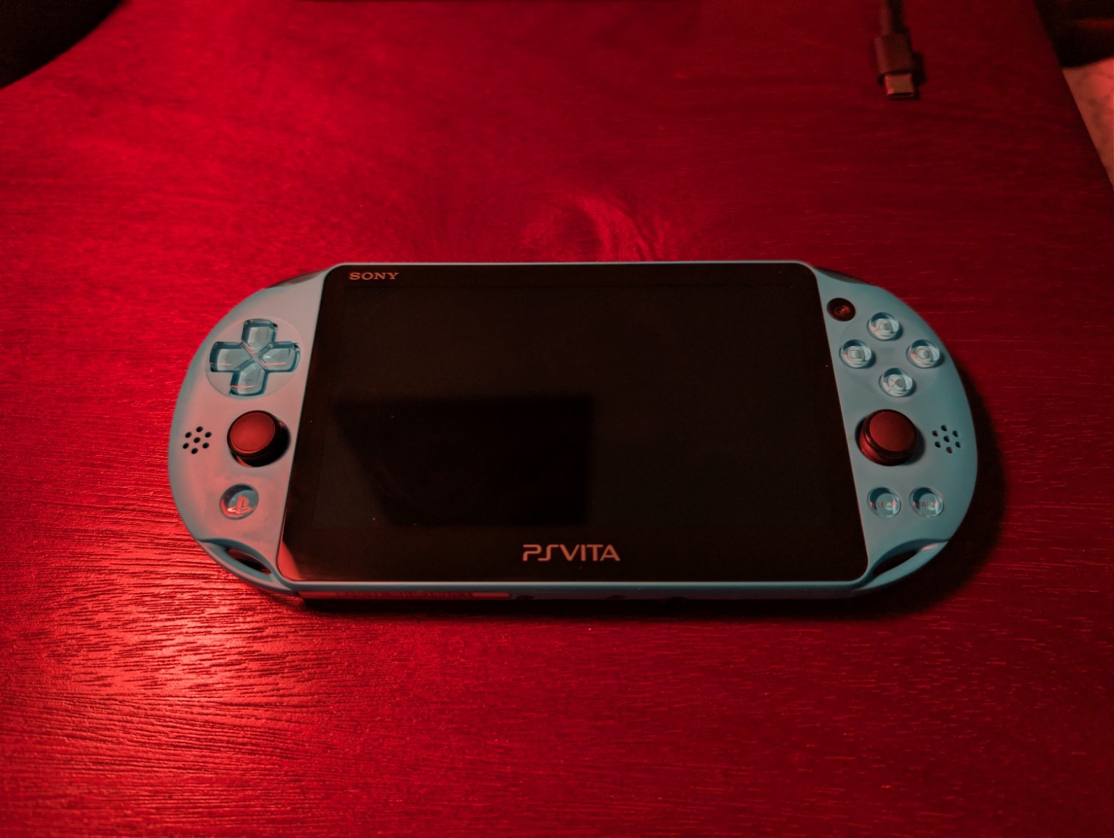 PS Vita 2000 – Aqua Blue