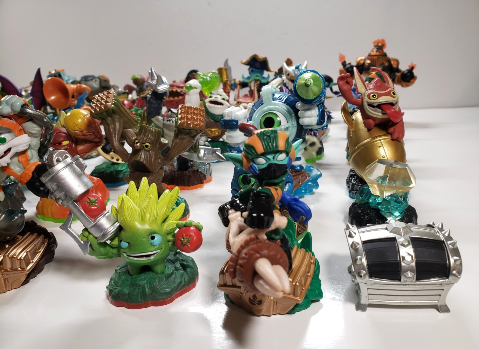 Skylanders Lot of 42 Figures – Superchargers Spyro’s Adventure Giants Swap Force