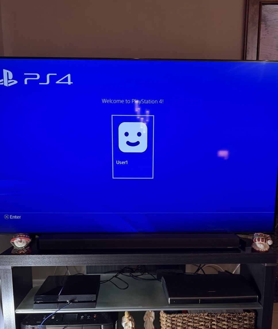 Sony PlayStation 4 PS4 500GB Controllers Games Charging Dock Box Complete Lot