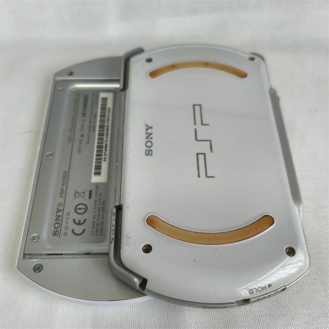 Sony PSP GO console White with Charger PSP-N1004 New screen with protect tested