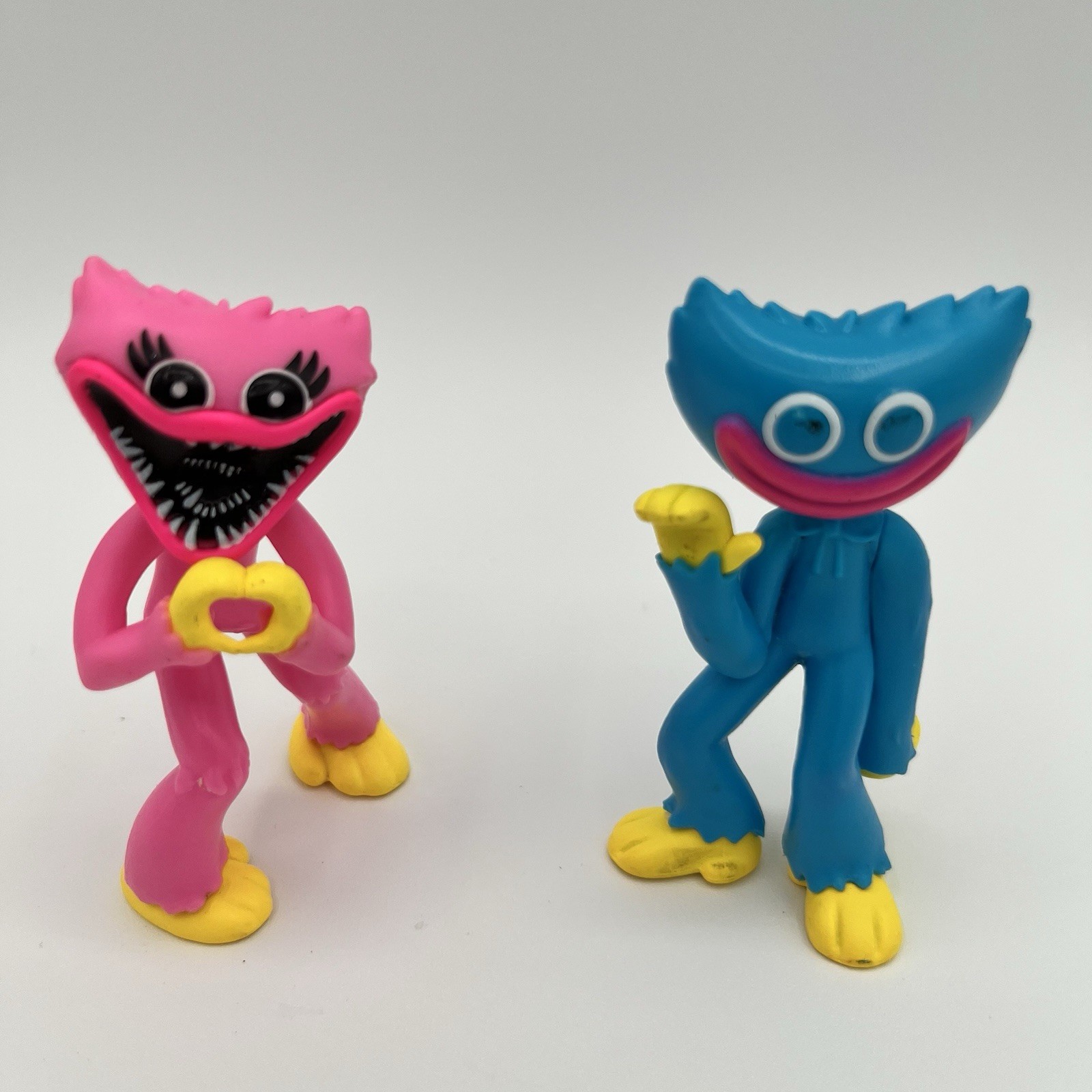 Poppy Playtime Huggy Wuggy 3” Figures Blue Waving Smiling Pink Scary Heart Hands