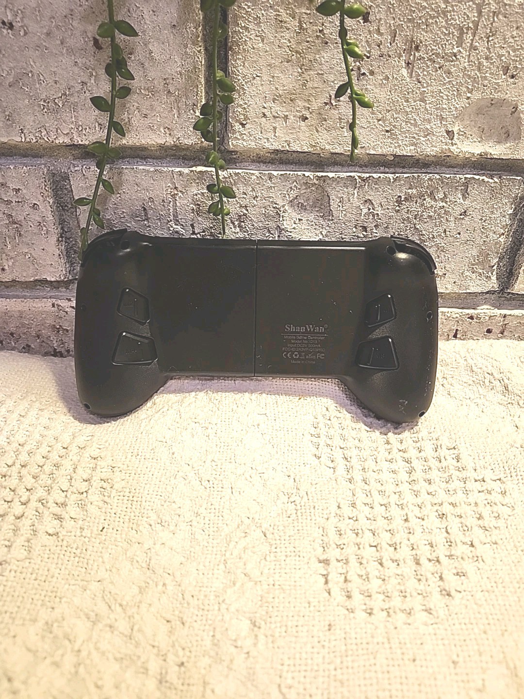 Shanwan Bluetooth Controller For Phones Androids Iphones Ect…