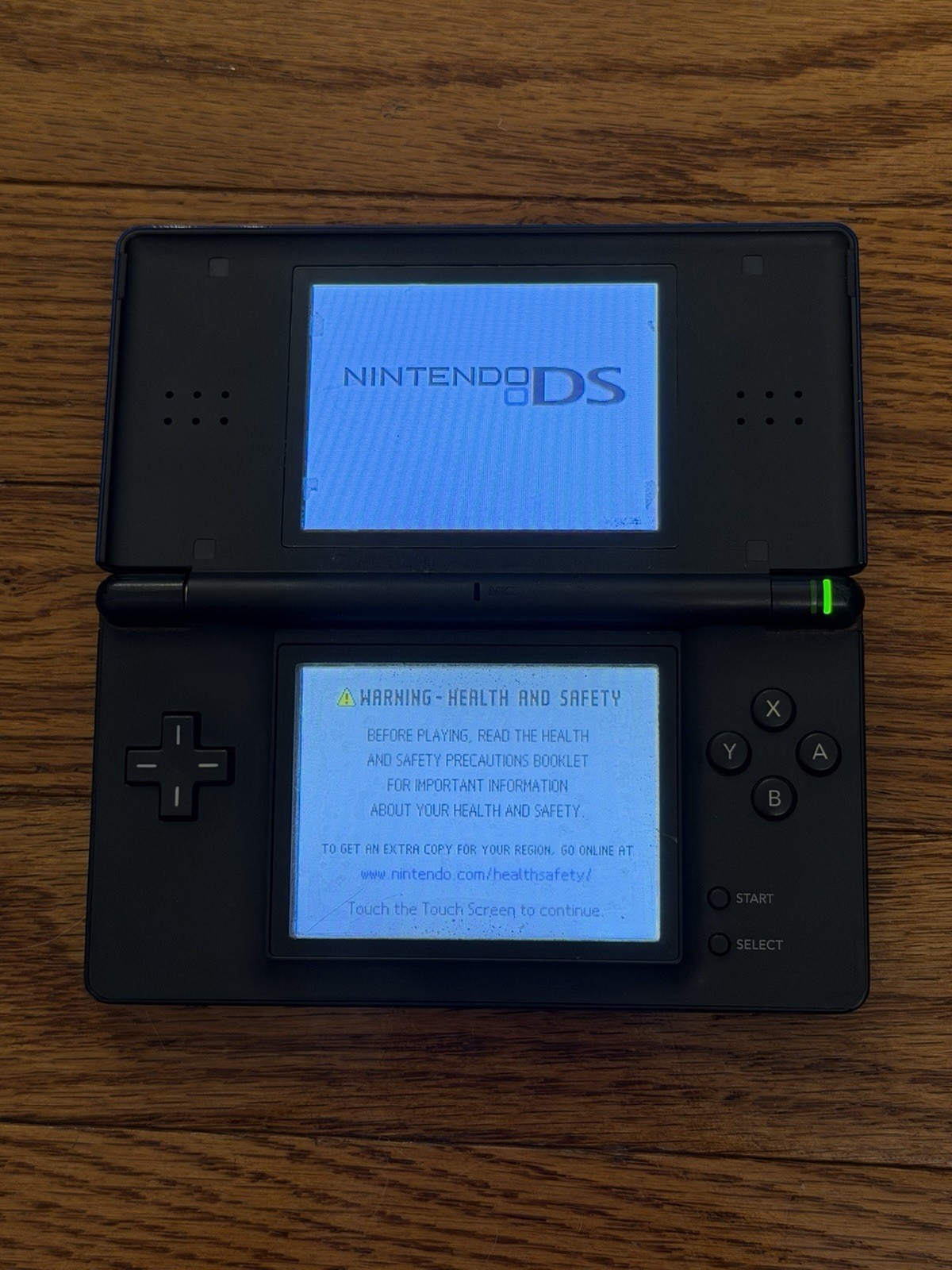 Nintendo DS Lite Black Handheld System, Works!*NO CHARGER , LOOSE SCREEN