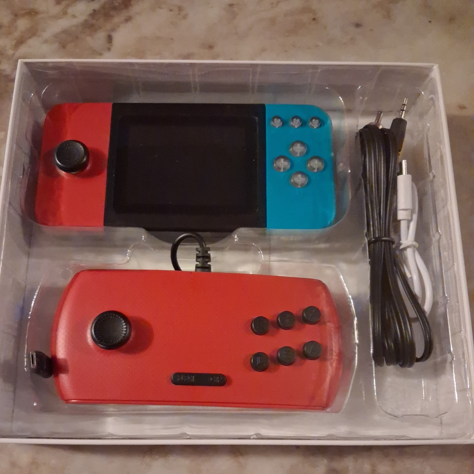D20S 500-in-1 Handheld Game System that features 500 preloaded classic games and