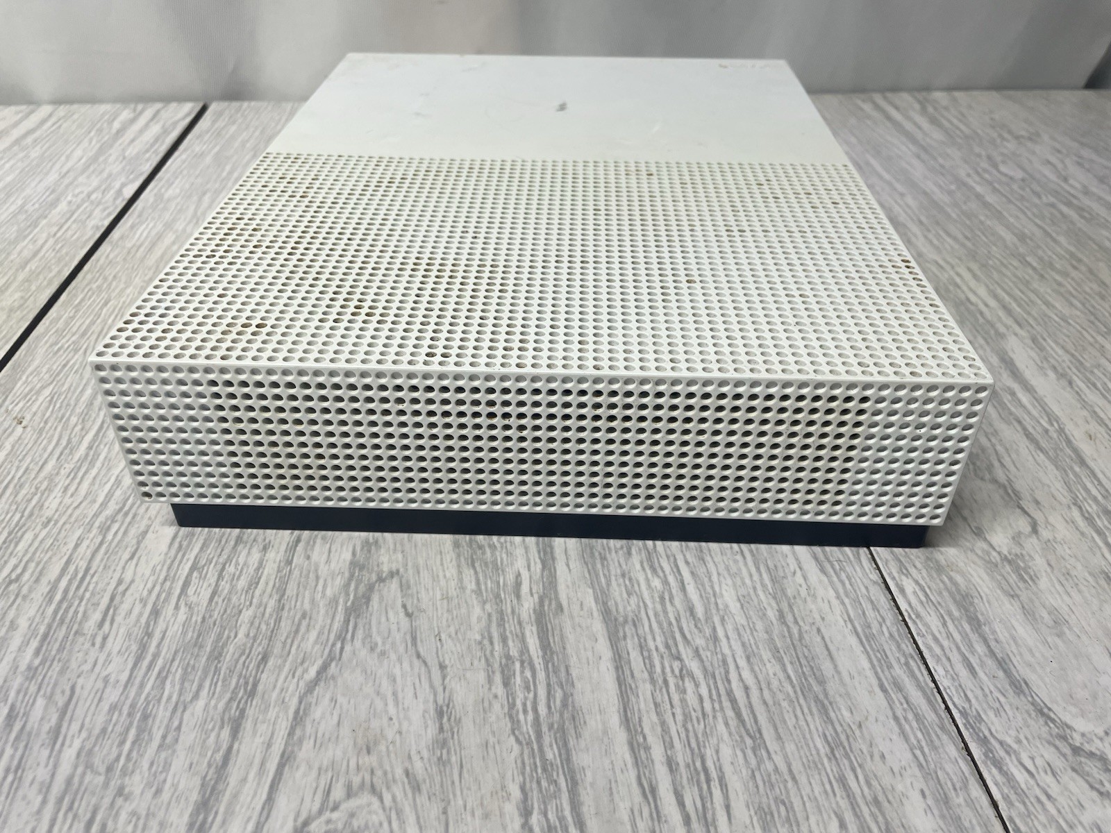 Microsoft Xbox One S All-Digital Edition Console 1681 – For Parts Only