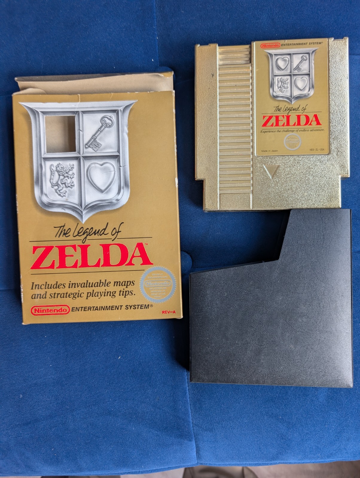 Legend of Zelda NES – Original Gold Cartridge + Box + Dust Sleeve