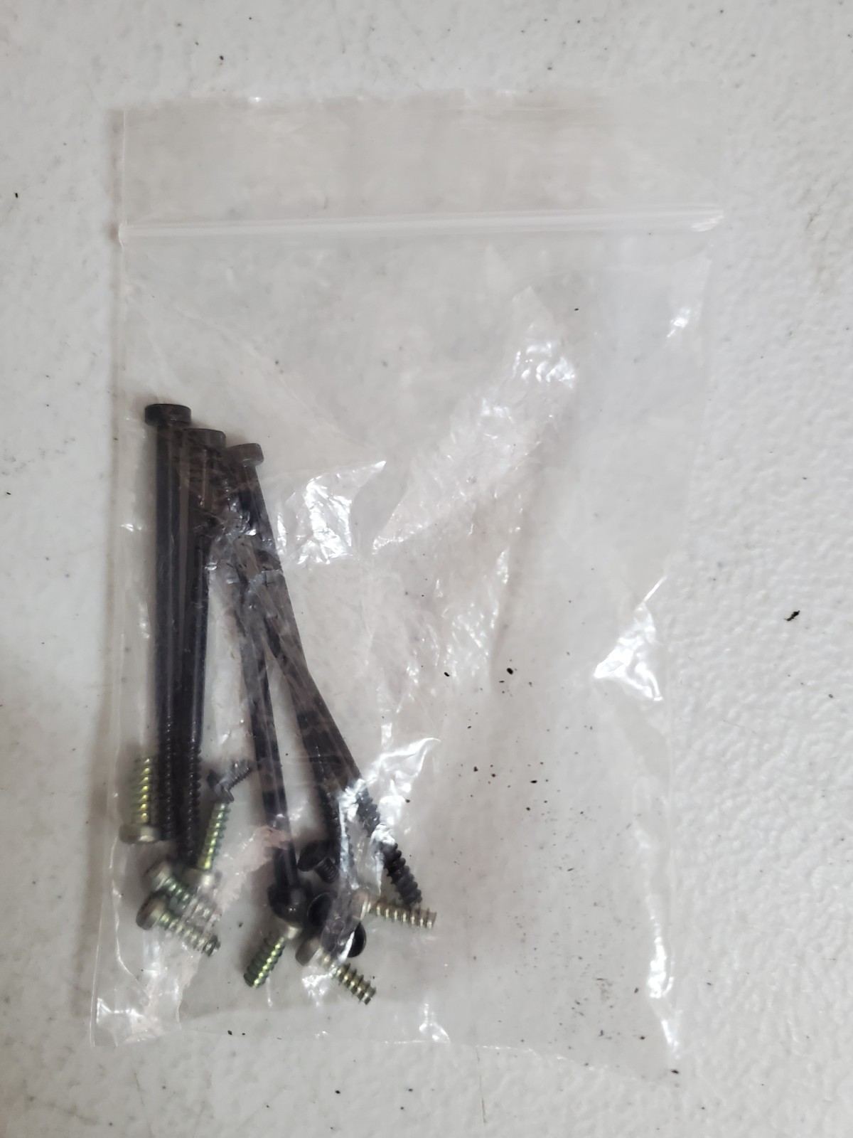 Microsoft Xbox 360 E 1538 – OEM (16)pcs Housing Screws T8 T10