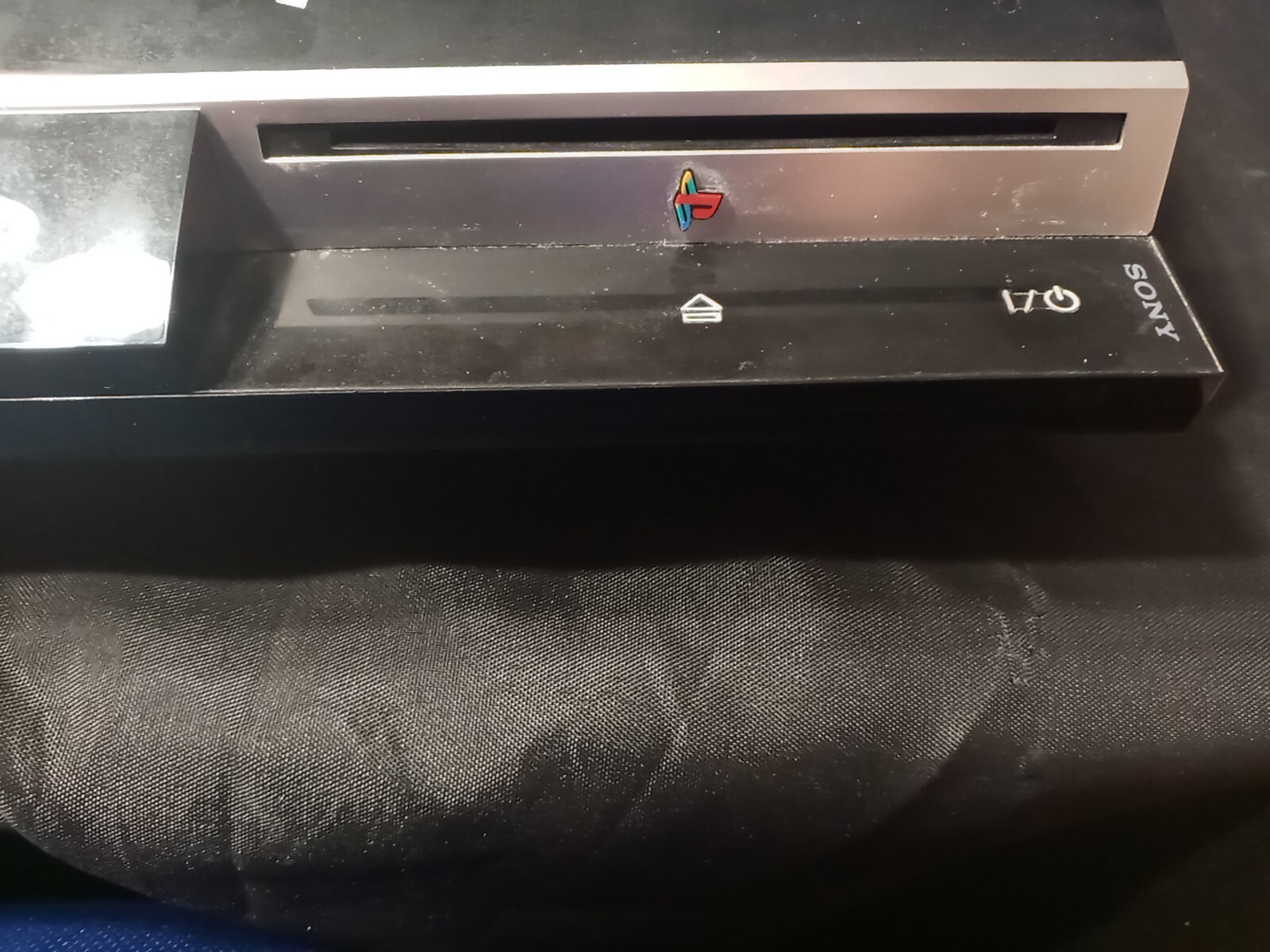 SONY PLAYSTATION 3 CECHG01 FOR PARTS POWERS UP CANT CONNECT TO TV NO PLUGS/CONTR