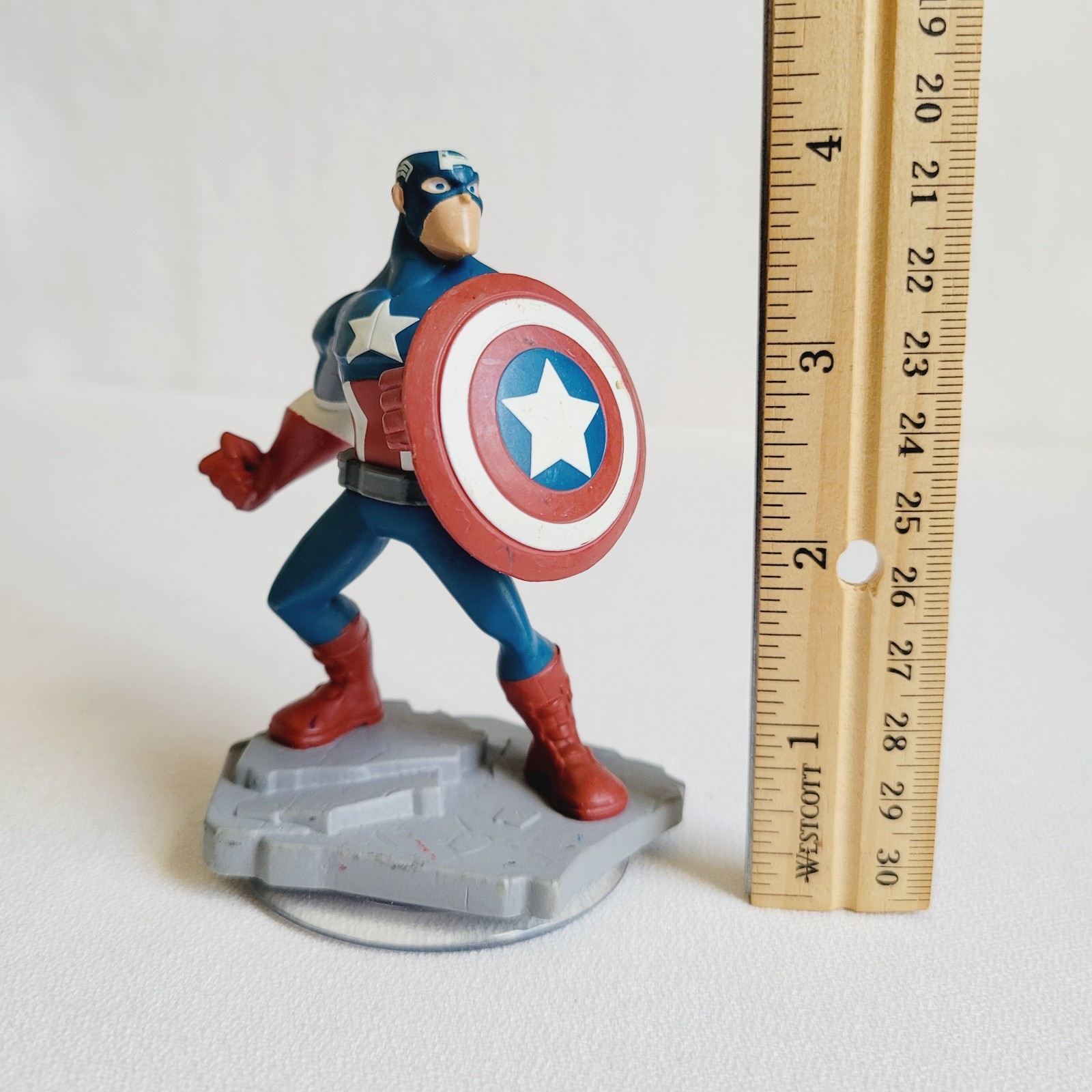 Disney Infinity 2.0 Hulk & Capt. America & 3.0 Darth Vader (no lightsaber; wear)
