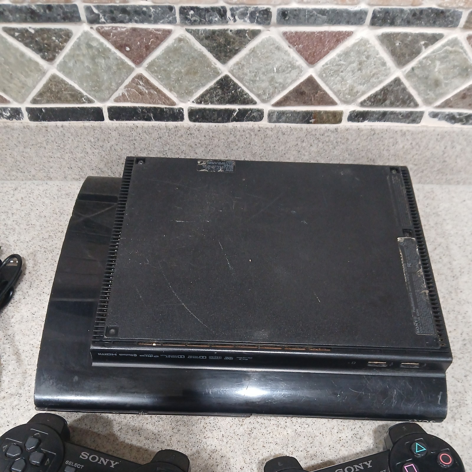 Sony PlayStation 3 PS3 Super Slim cech 4001B Black Console 2 Controllers