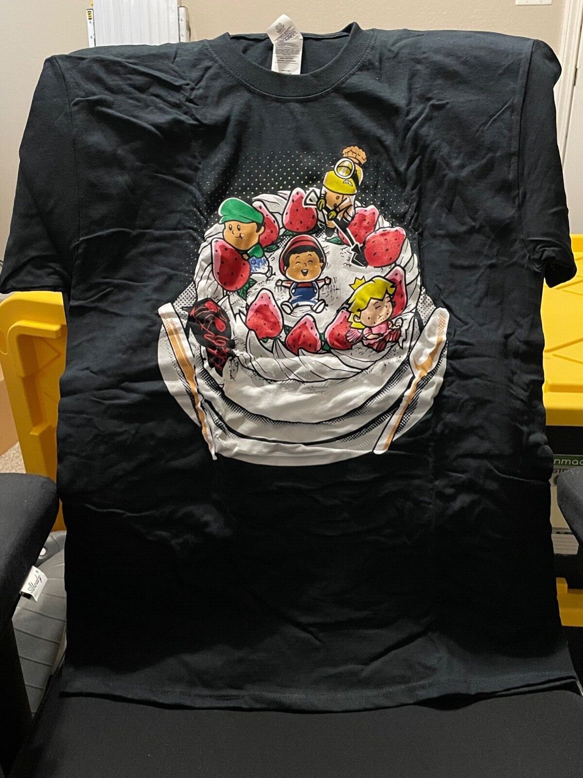 1UP Loot Subscription Box (April 2016) Tshirt, Gaming, Mario, Marvel, Minions