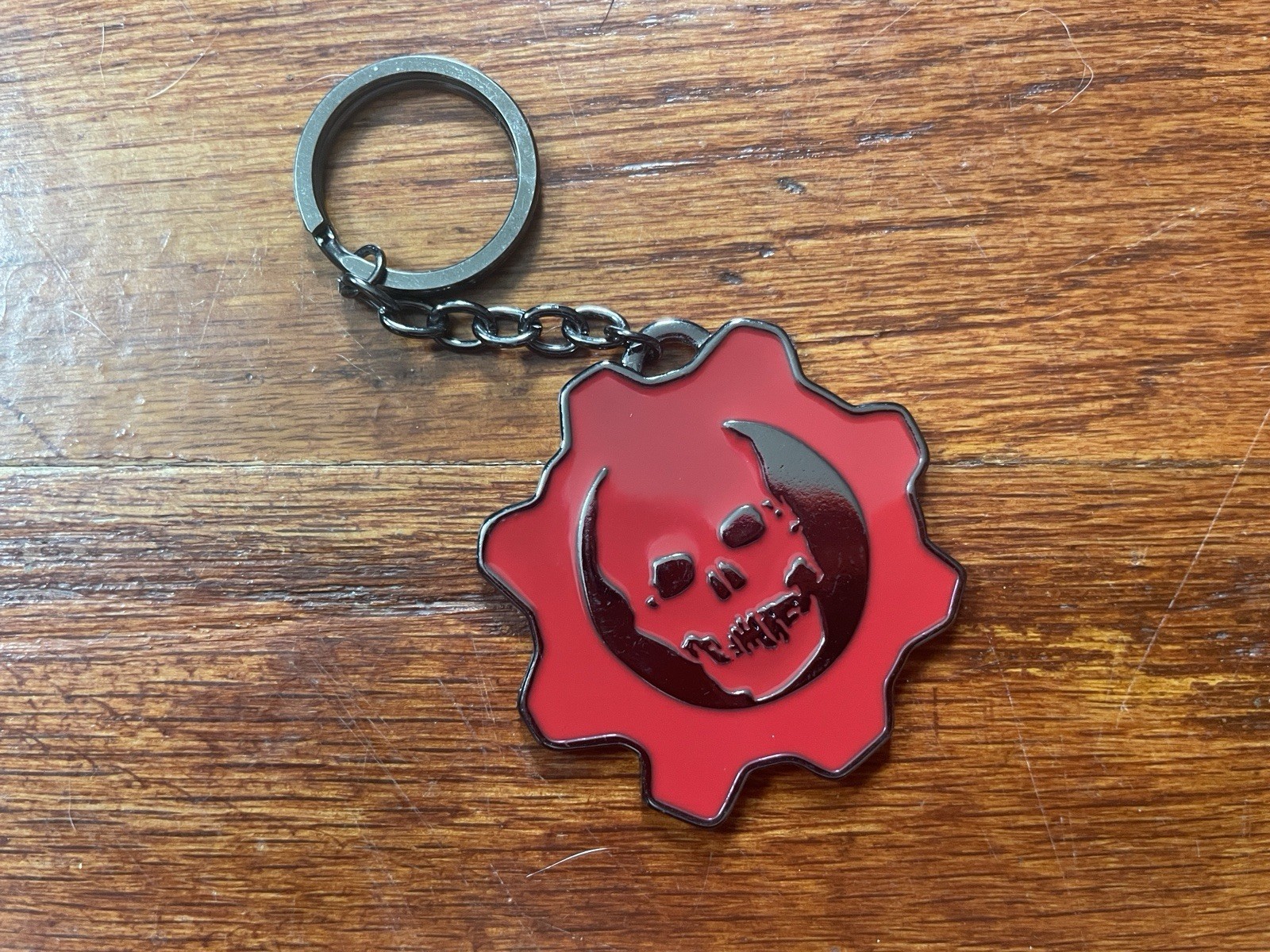NECA Gears of War Crimson Omen Skull Metal Keychain – 2010 EPIC GAMES