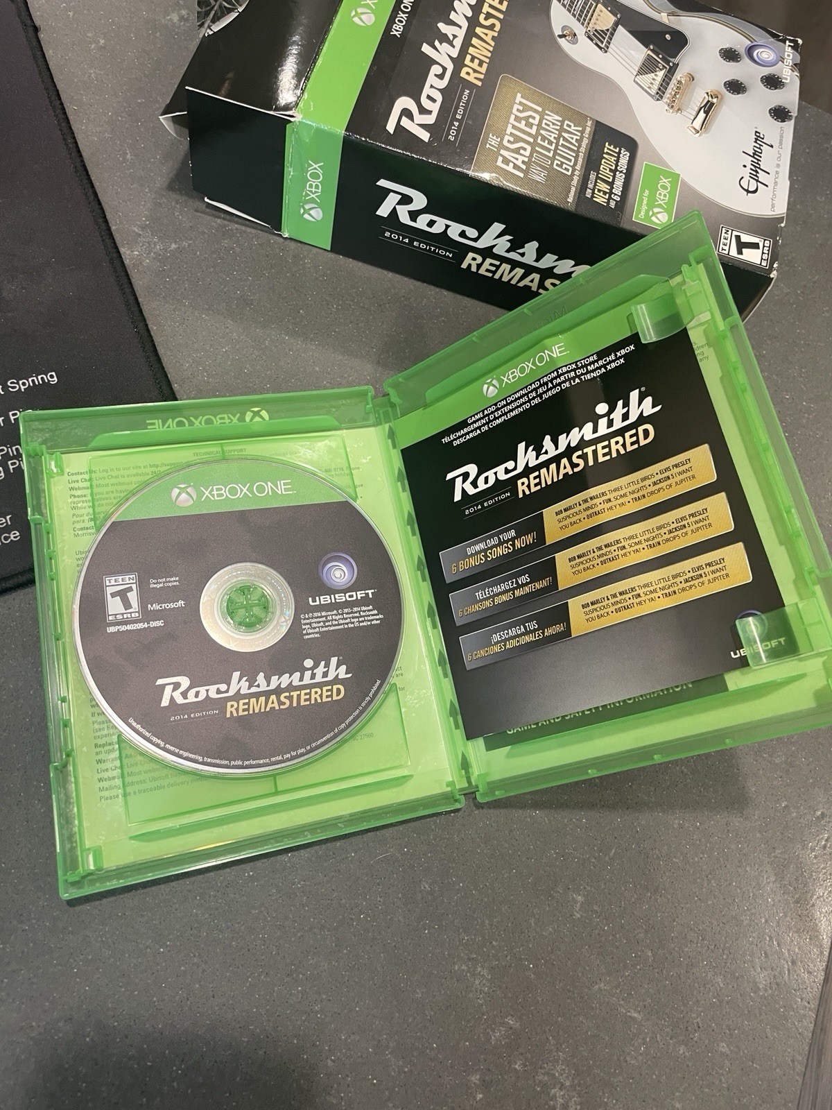 Rocksmith 2014 Edition Remastered (Xbox One) with Real Tone Cable & Original Box