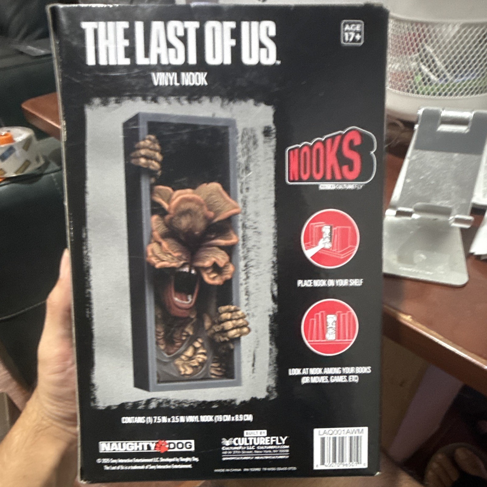 CultureFly Nooks The Last of Us Clicker Vinyl Bookend LAQ001AWM