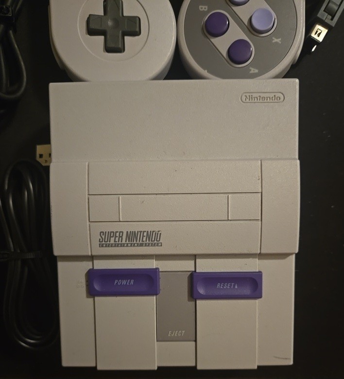 SNES CLV-201 Super Nintendo Entertainment System Classic Edition Mini Console