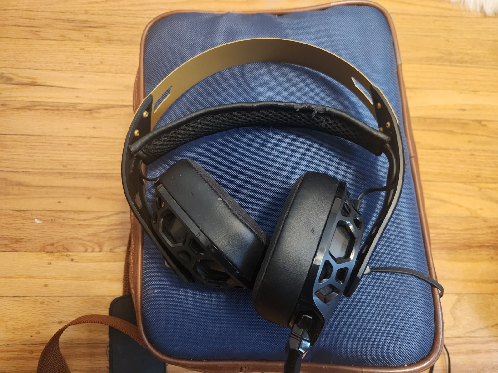 Plantronics RIG 500 PRO HX Wired Gaming Headset for Xbox One – Black & Gold