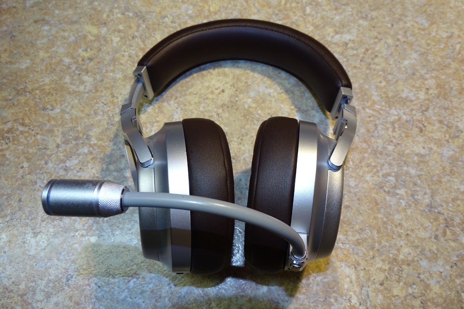 Corsair Virtuoso RGB Wireless Gaming Headset – High-Fidelity Brown Leather Parts
