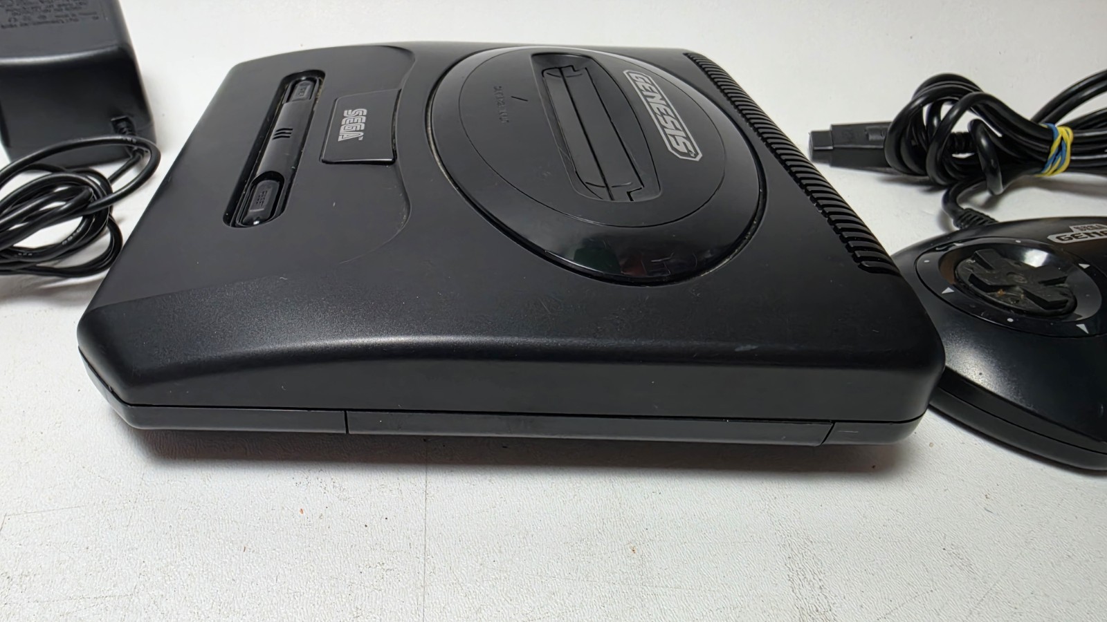 SEGA Genesis Model 2 MK-1631 Console Bundle, 2 Controllers, 3 Games Sonic, Cords