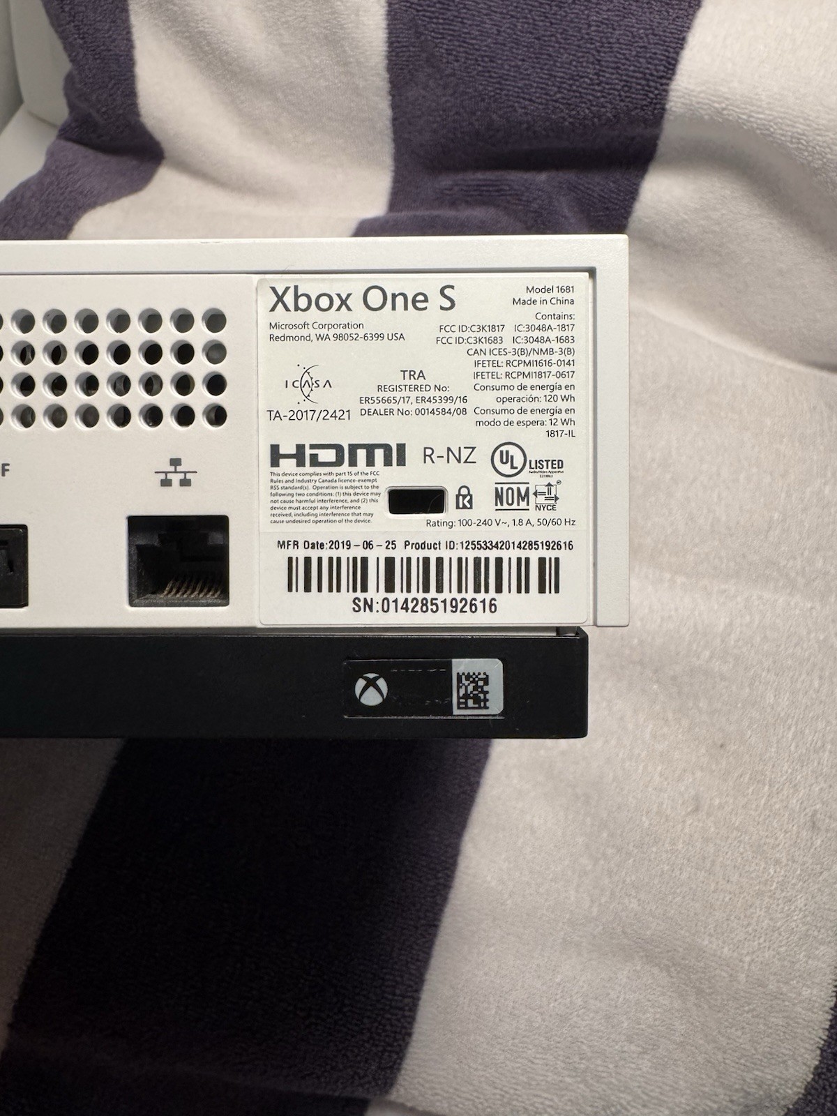 Microsoft Xbox One S 1TB 4K UHD Blu-Ray Compatible White Console MPN 1681