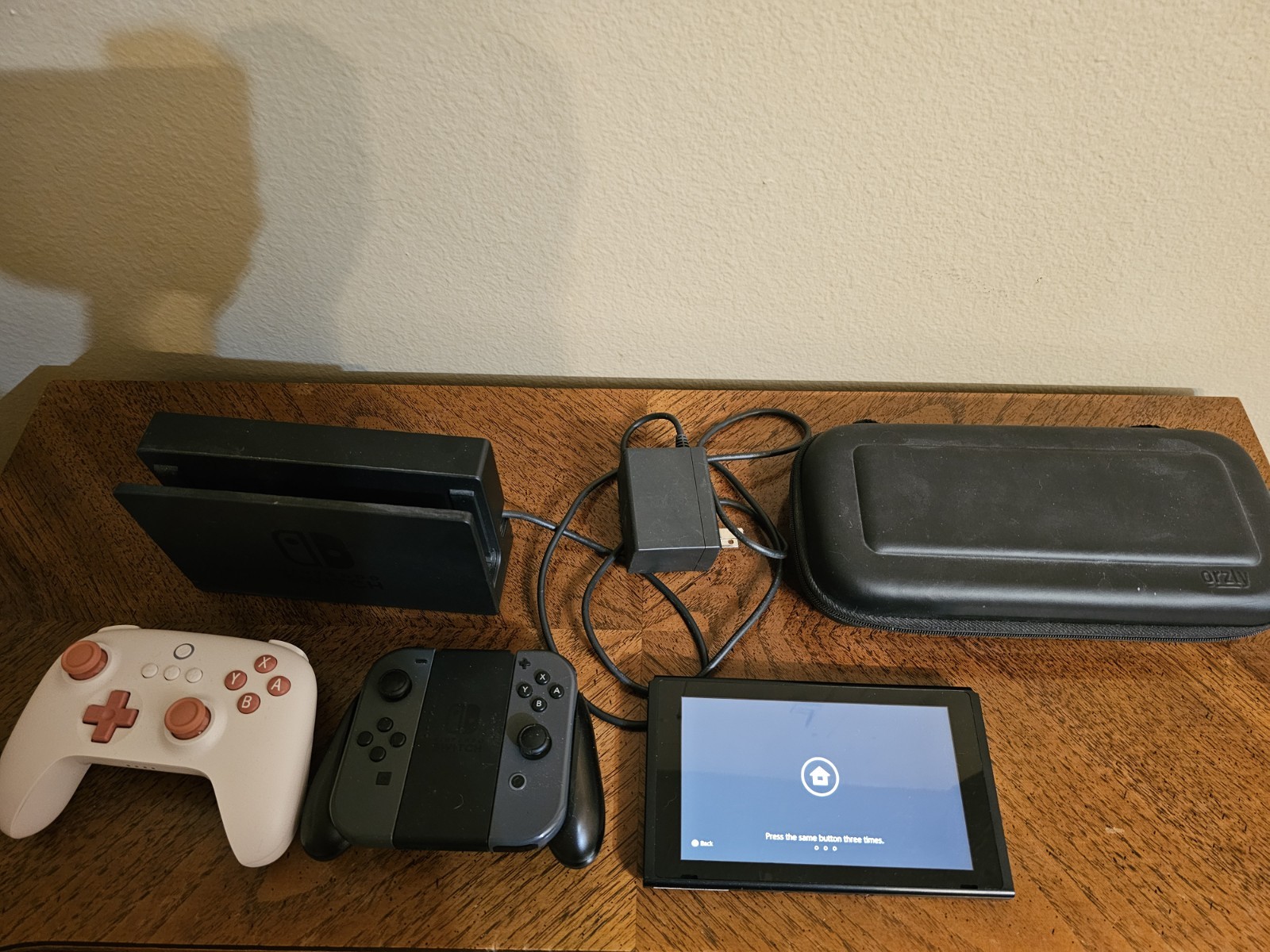 Nintendo Switch Console HAC-001 w/ Accessories – USED GOOD CONDITION