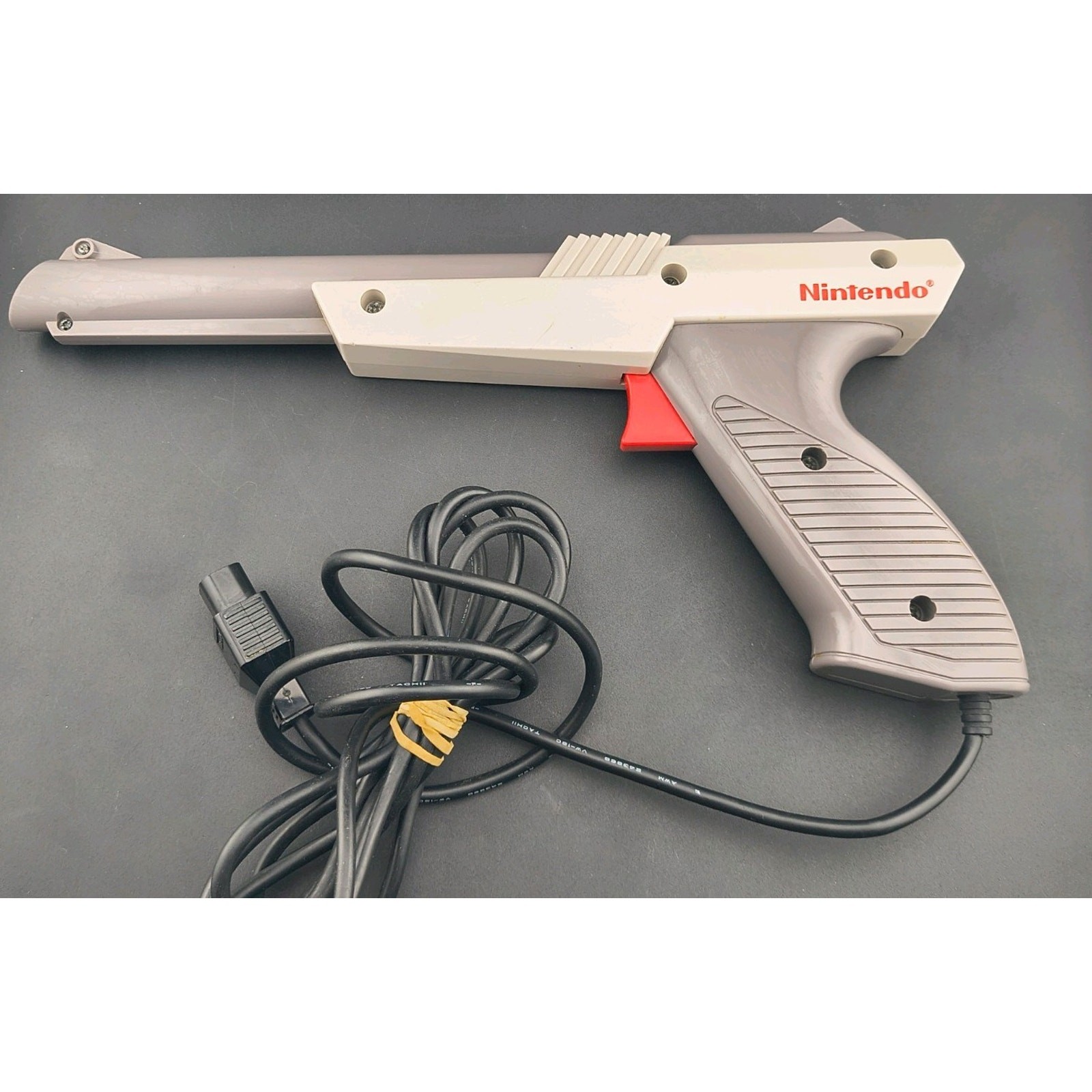Authentic Nintendo NES Zapper Light Gun & Super Mario Bros Duck Hunt Bundle OEM