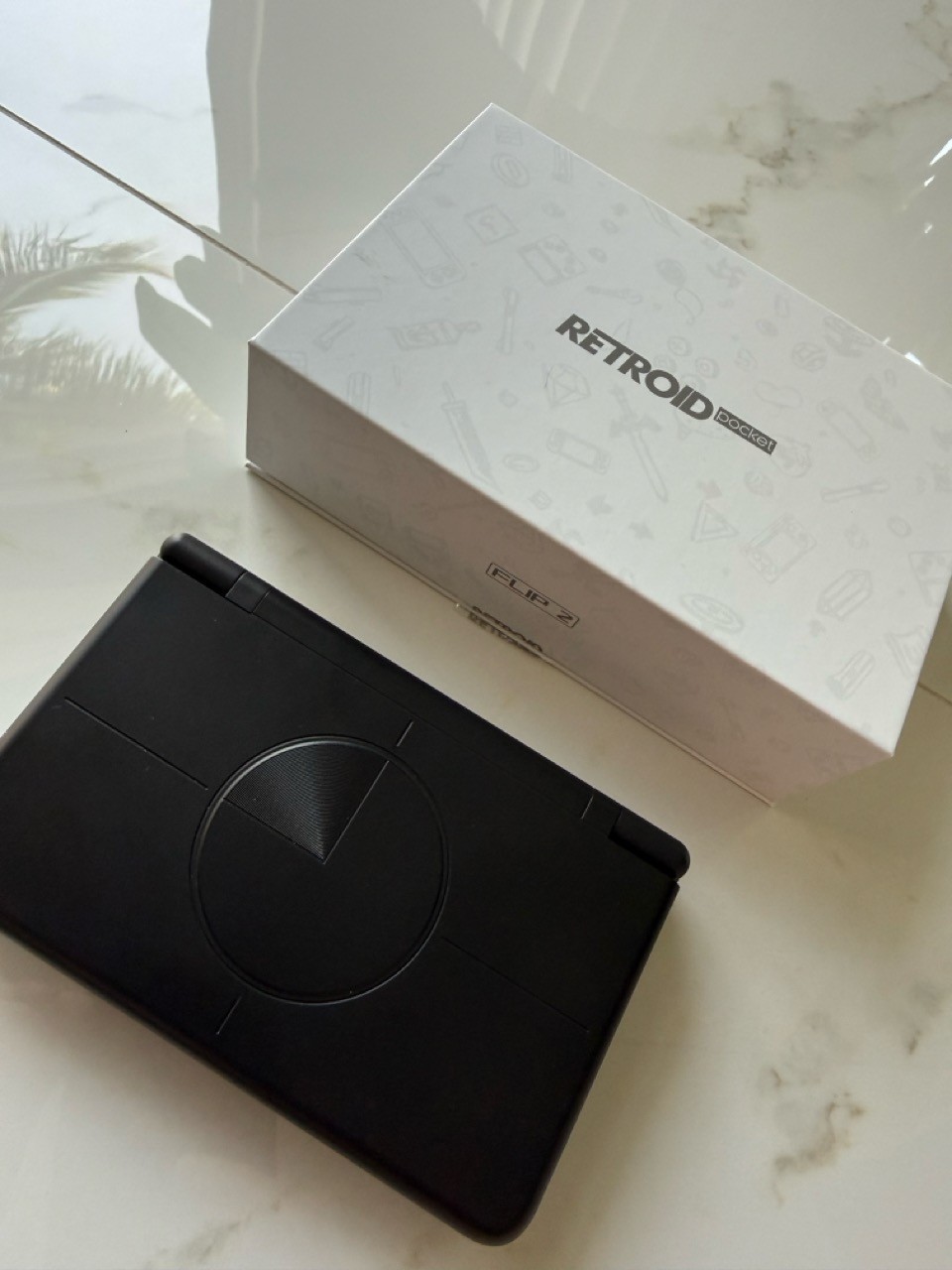 Retroid Pocket Flip 2 Black SD865 8GB RAM Handheld Android Gaming Console CIB