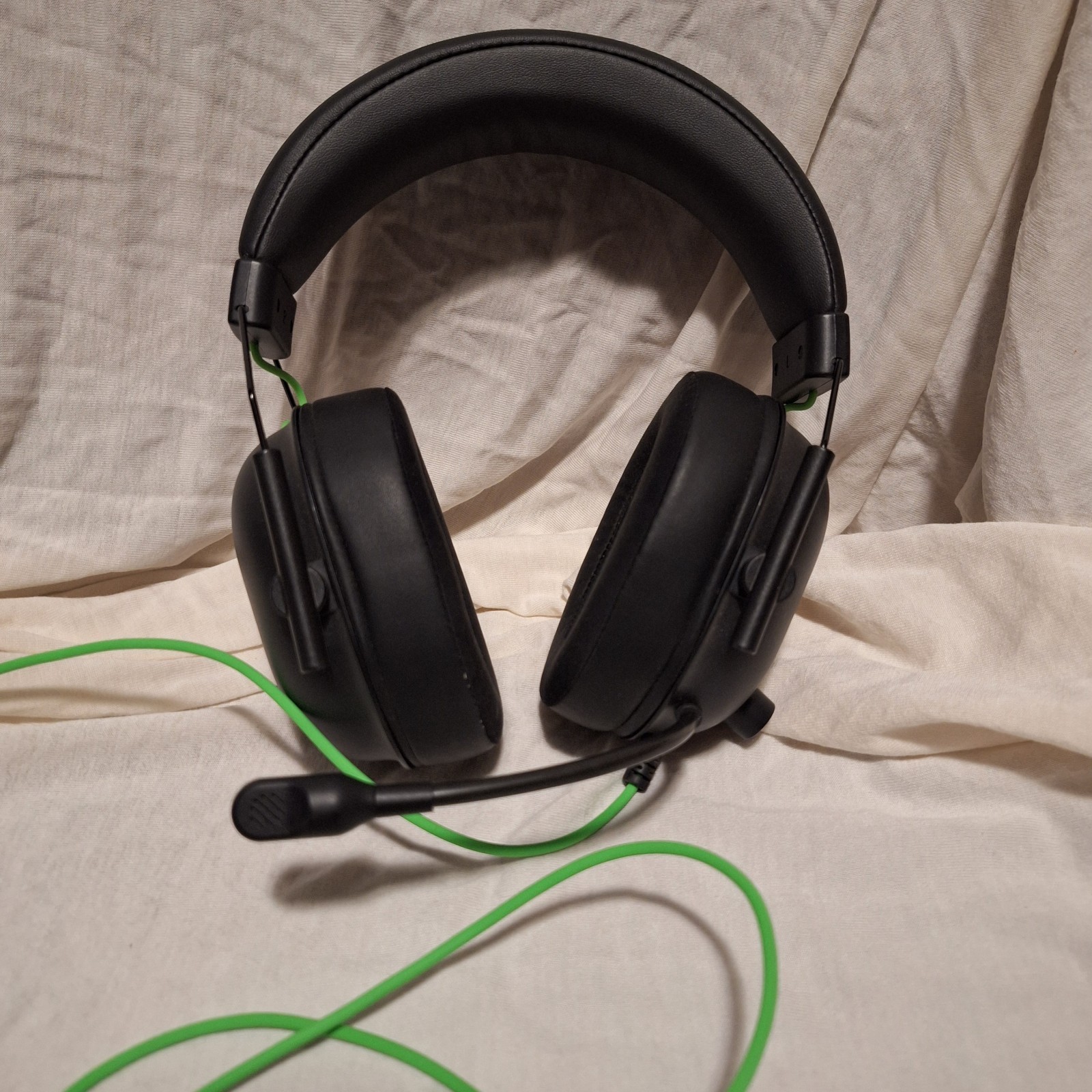 Razer Blackshark V2 X Black Over the Ear Gaming Headset Wired Lightly Used w/Box