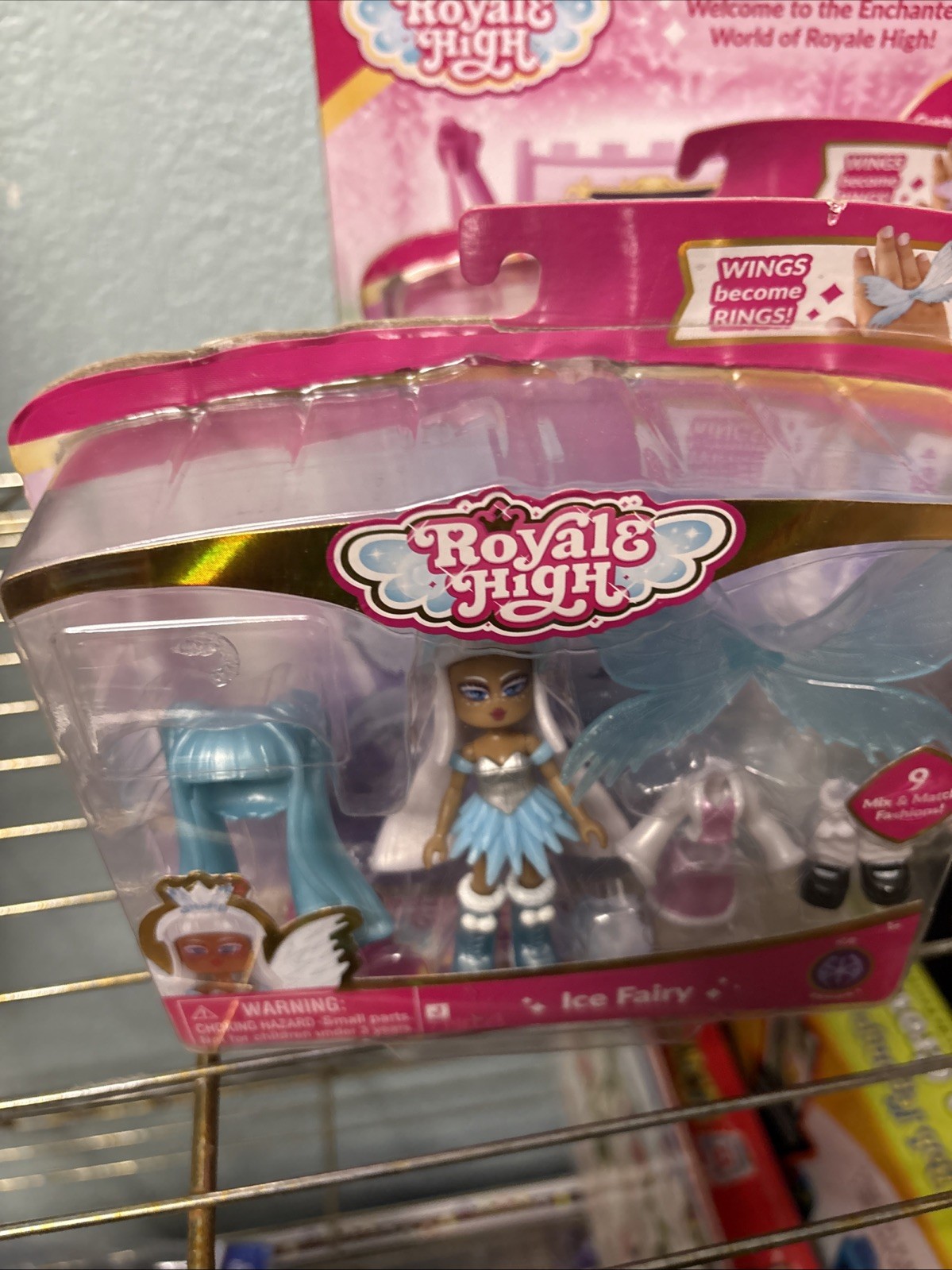 Royale High Lot Of 5 All Codes Removed. Still Cute Toys.!