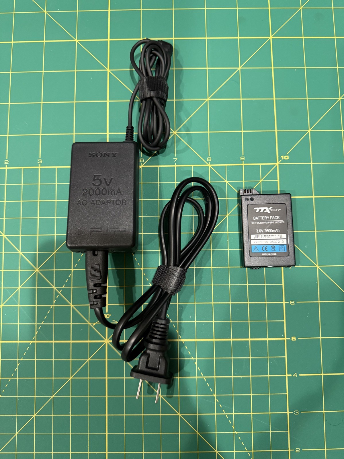 Black PSP 3000 Console Japan Import + RDS Industries Case + Charger + Batteries