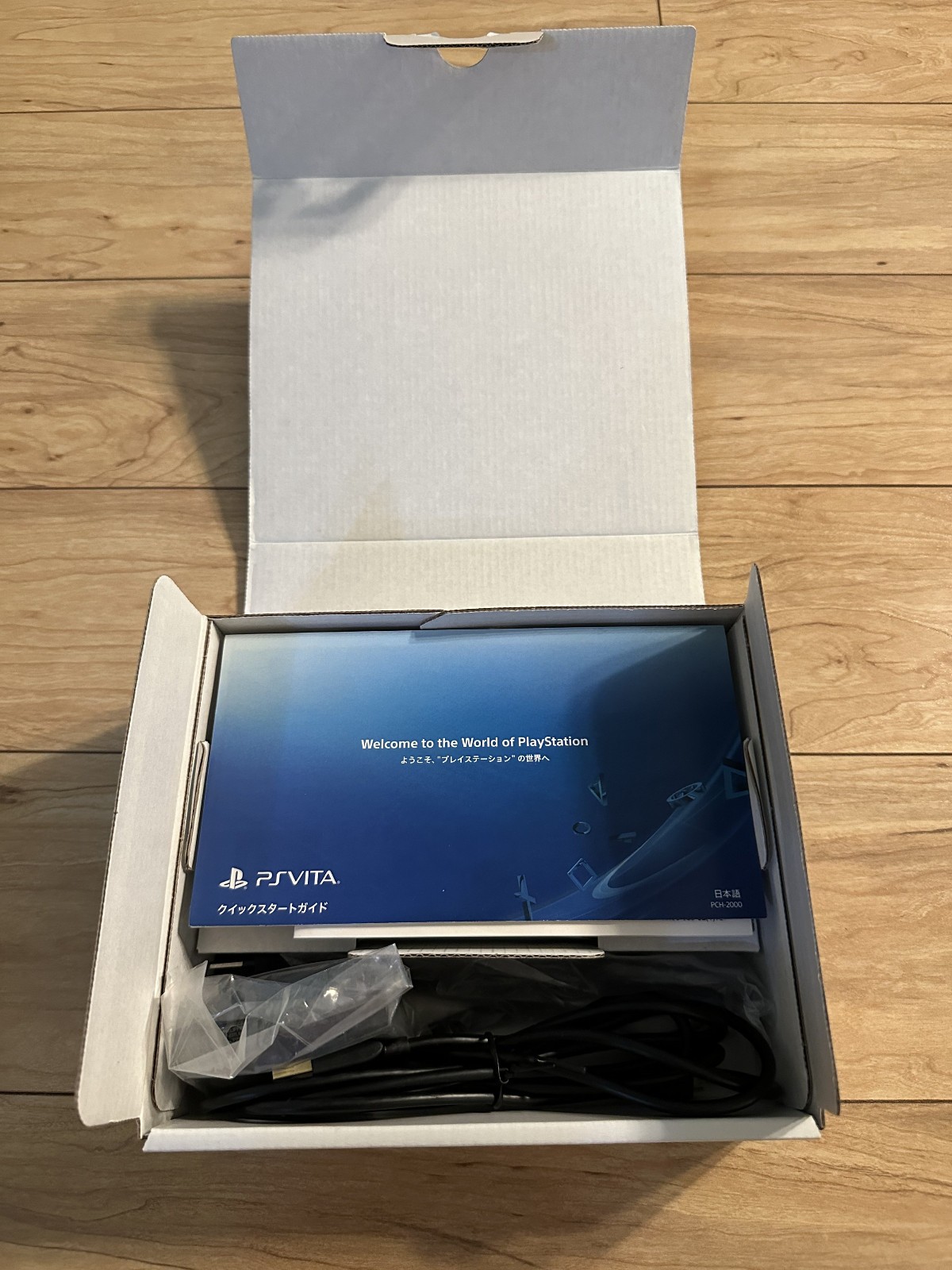 Sony PS Vita PCH-2000 1GB Black JP – Excellent. Orig Box + 8GB MC + 128GB mSD