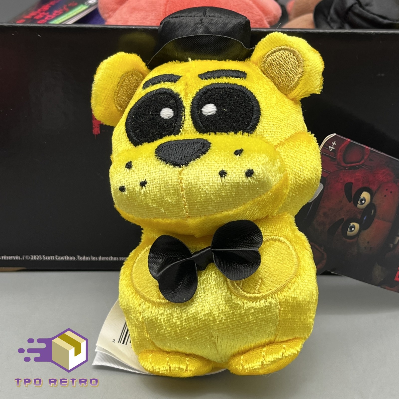 Jazwares FNAF 2025 4″ Mini Plush Set 5 GLOW EYES Freddy Bonnie Chica Foxy Golden