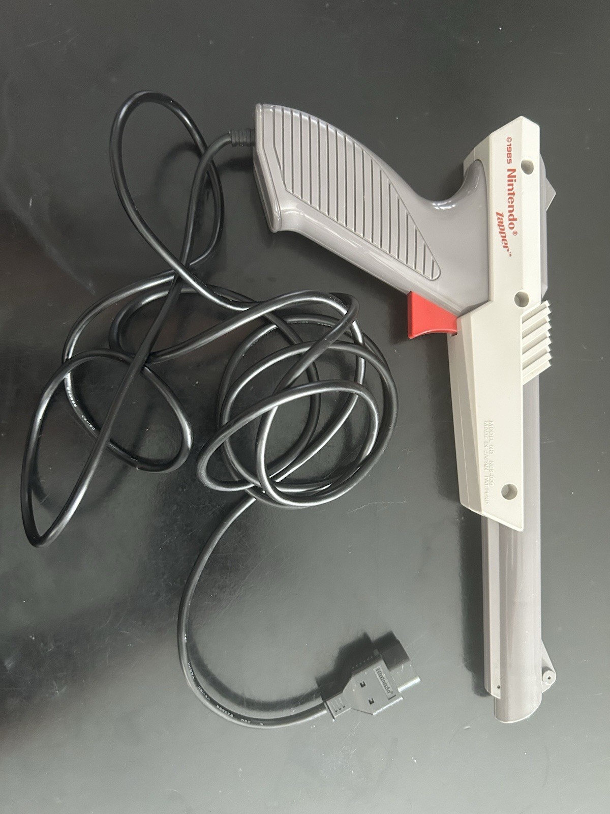 Nintendo NES Zapper Light Gun Gray Controller OEM Original 1985 Grey *Untested*