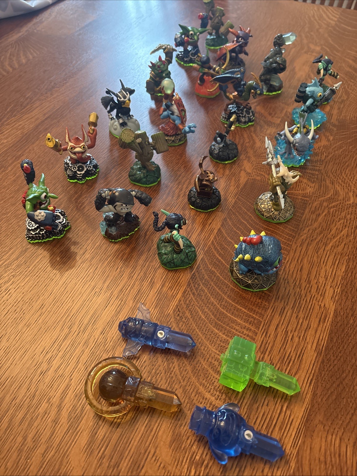 Skylanders Spyro’s Adventure Lot Green Base Figures Spyro Stealth Elf + Items