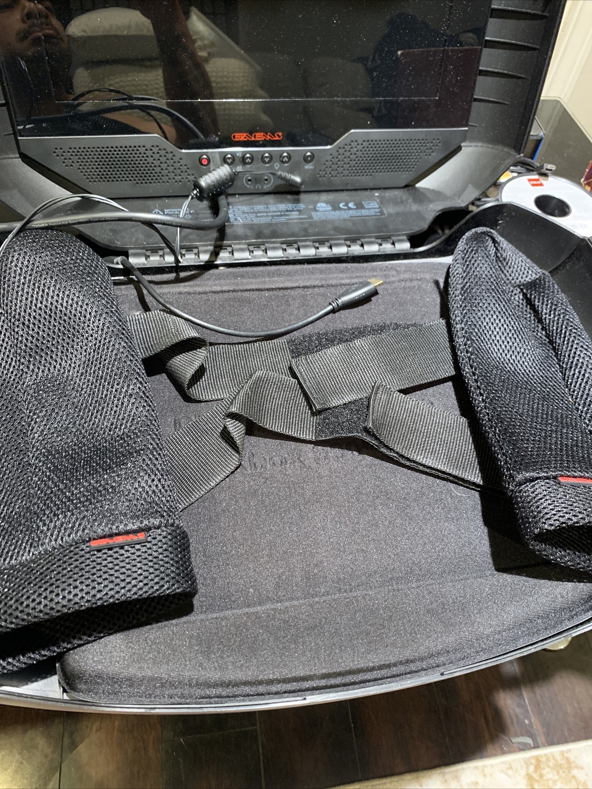 GAEMS G155 LCD Gaming Case