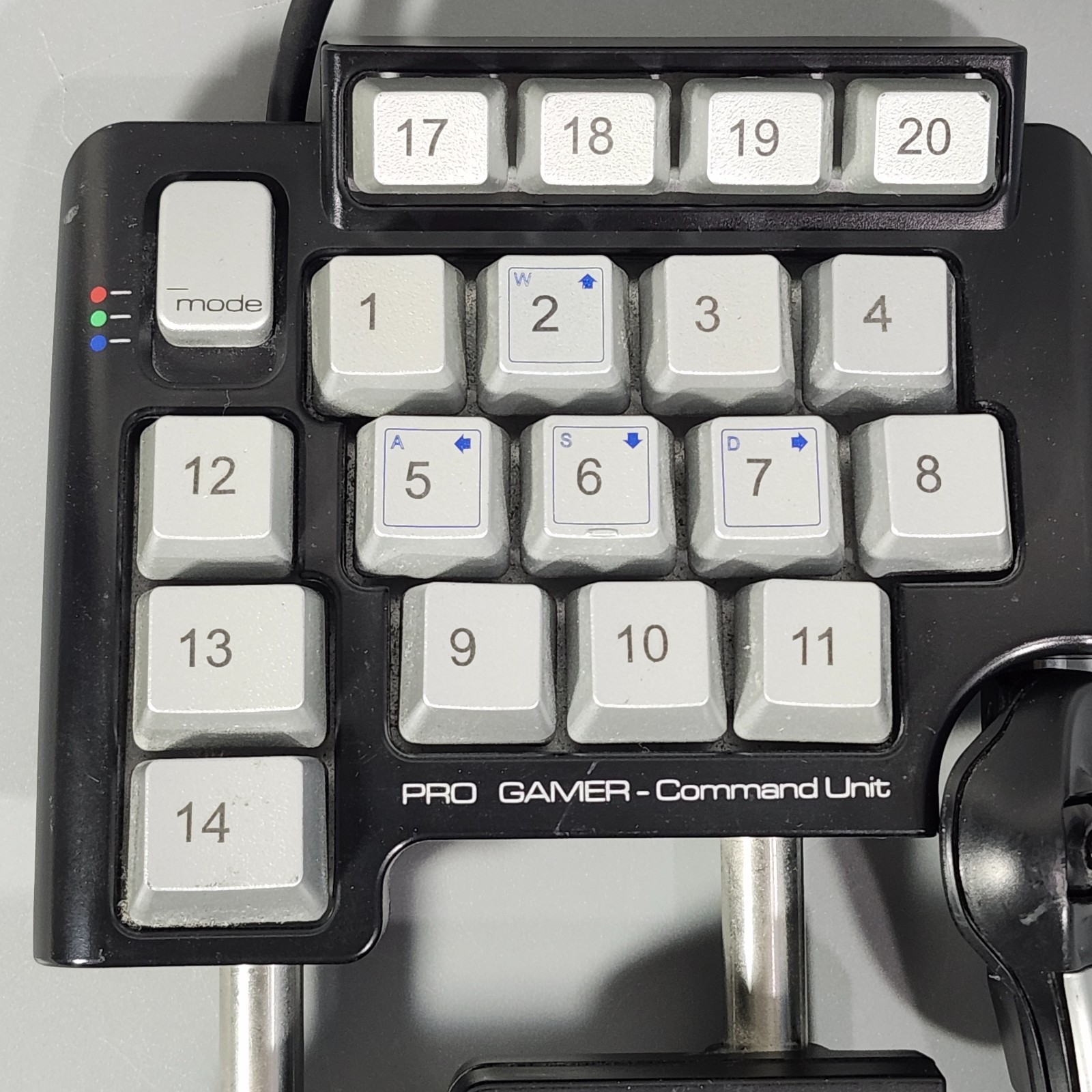 Saitek Left-Handed Pad Pro Gamer Command Unit PZ31A USB 2.0 21 Button No CD-ROM