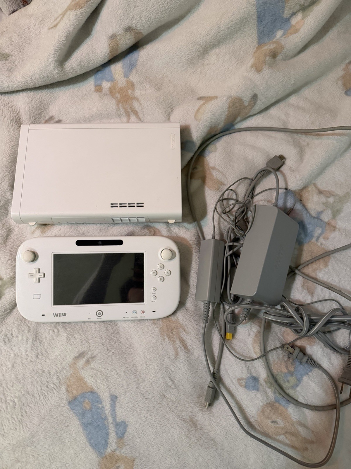Nintendo Wii U 32GB Black Console with Gamepad, Tablet, and Power Cords