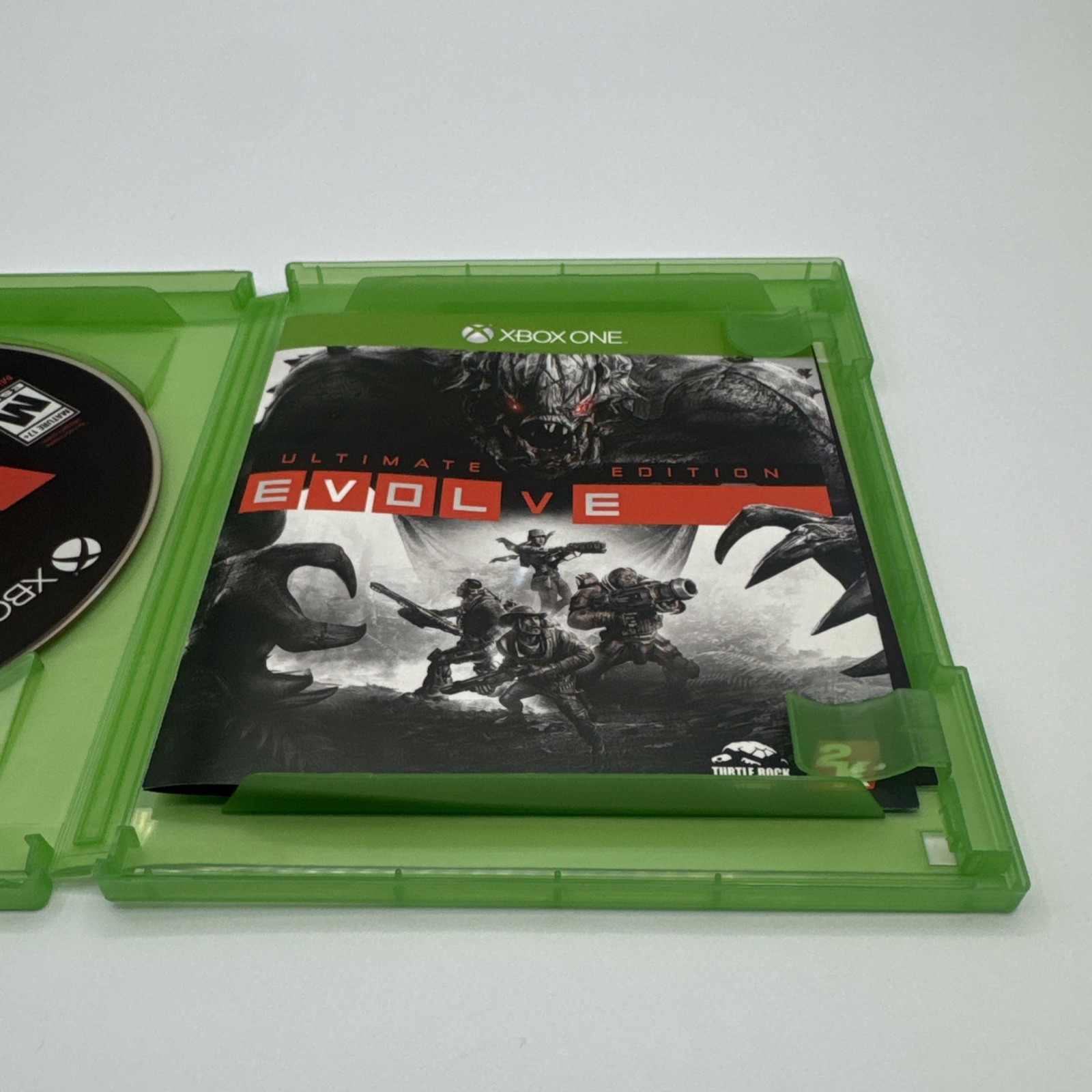 Evolve: Ultimate Edition (Microsoft Xbox One, 2015) Used