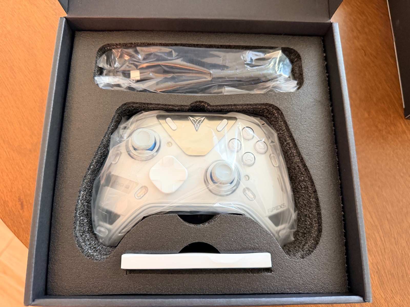 Flydigi Apex 5 Wireless Game Controller Gamepad with Charger dock for PC