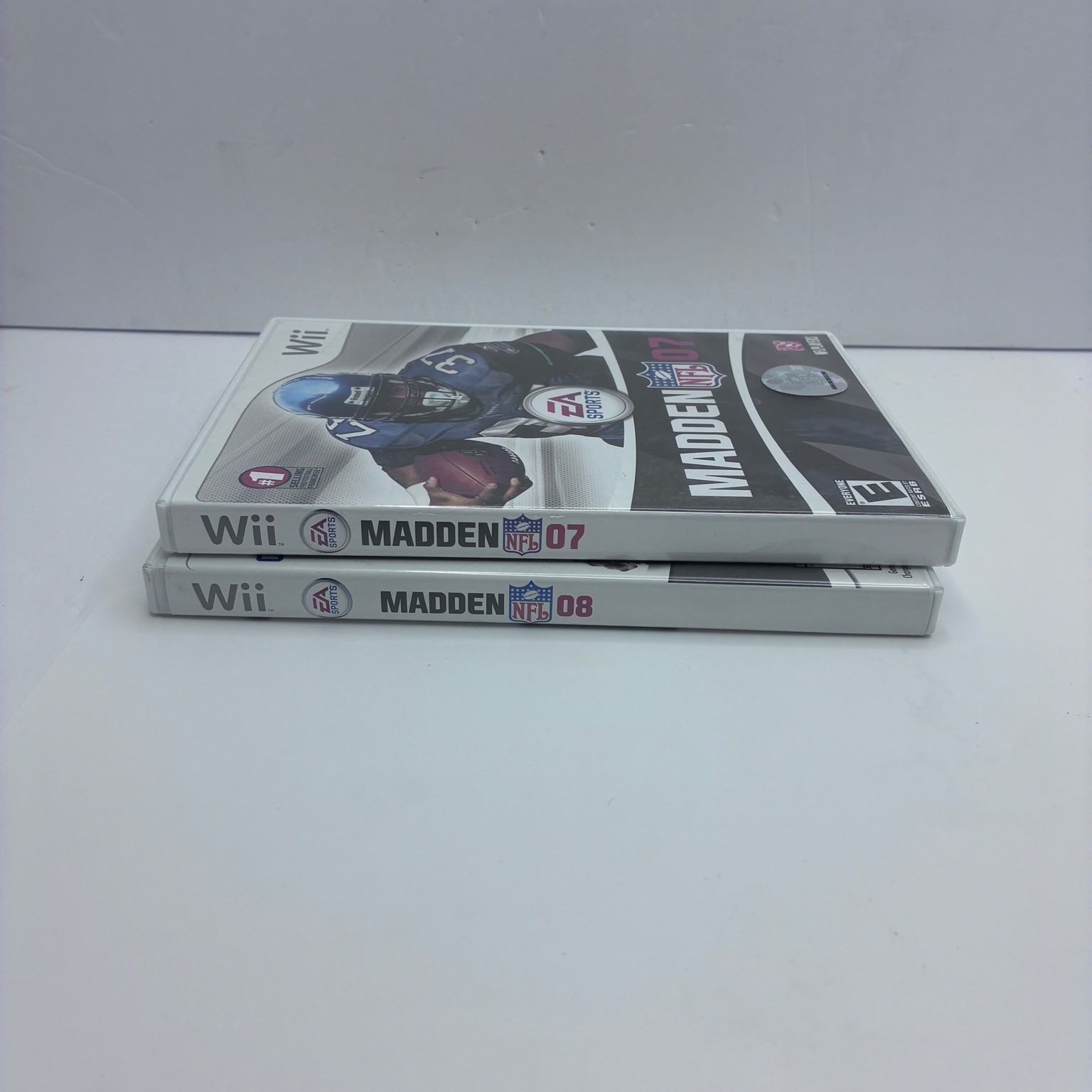 Madden NFL 07 Wii Video Game Football Sports Multiplayer