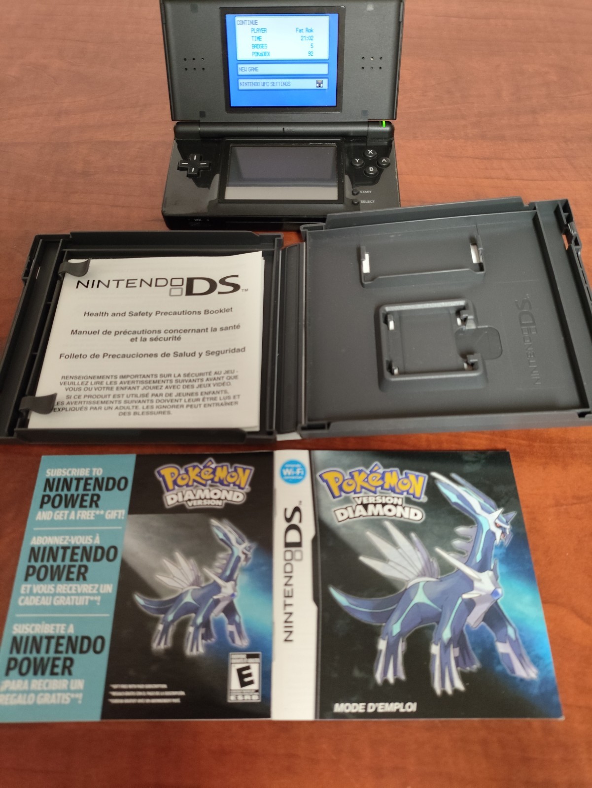 Nintendo Game Boy Advance SP Silver, Black DS lite with Pokemon Pearl + Fire Red