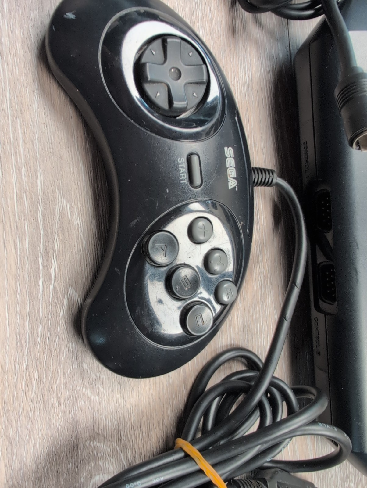 Sega Genesis Console MK-1631 Bundle 1 Controller Power/AV Cord And 3 Games Works