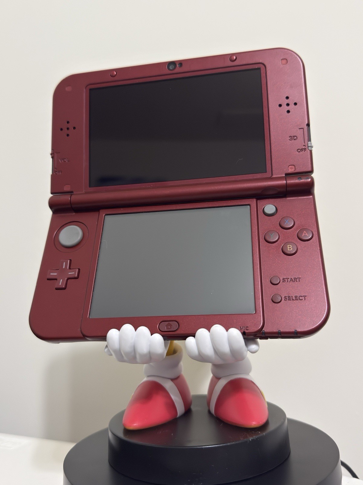 Nintendo New 3DS XL Red Handheld System NTSC-U/C (US/Canada)