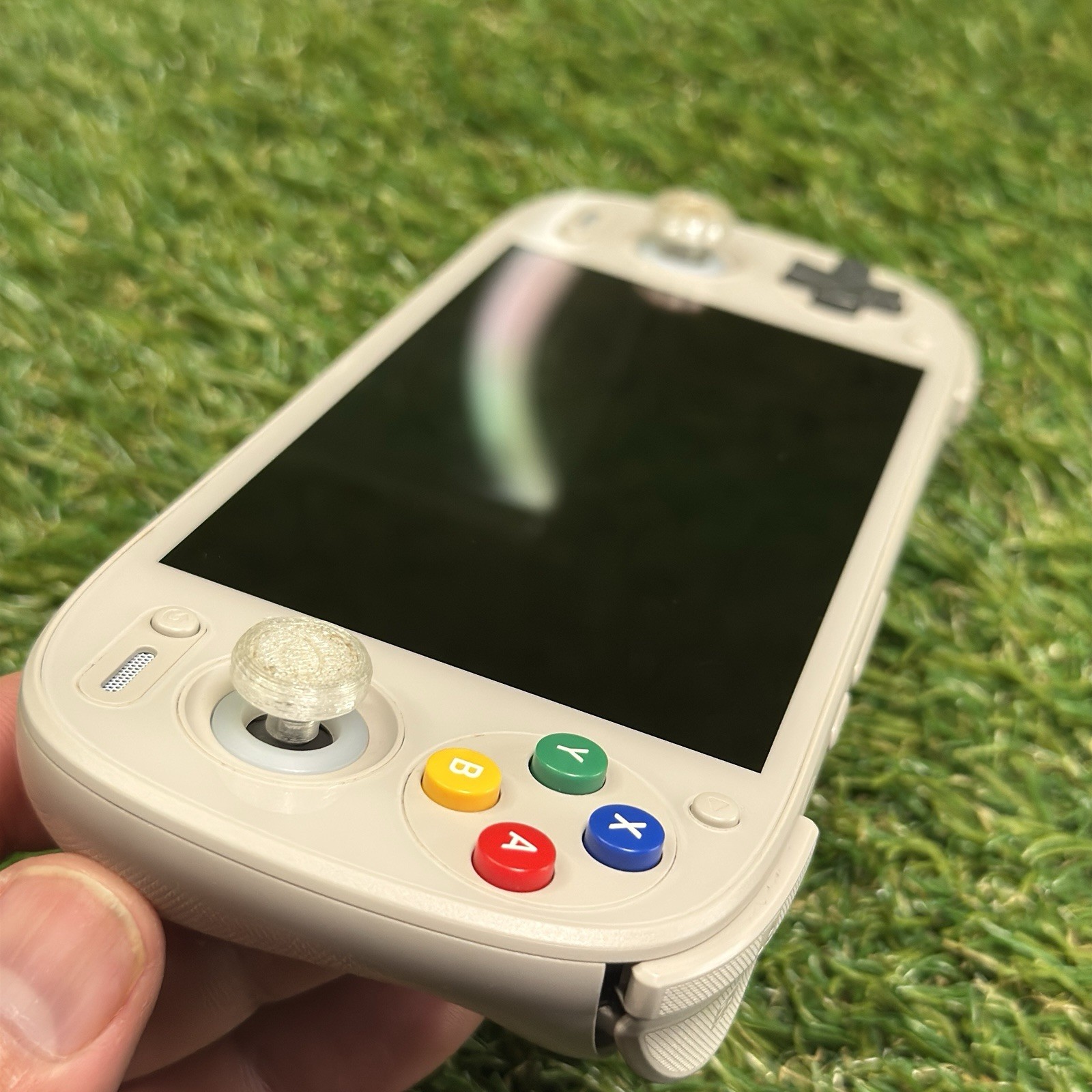 Retroid Pocket 5 Handheld Console White , New Grip, No case included