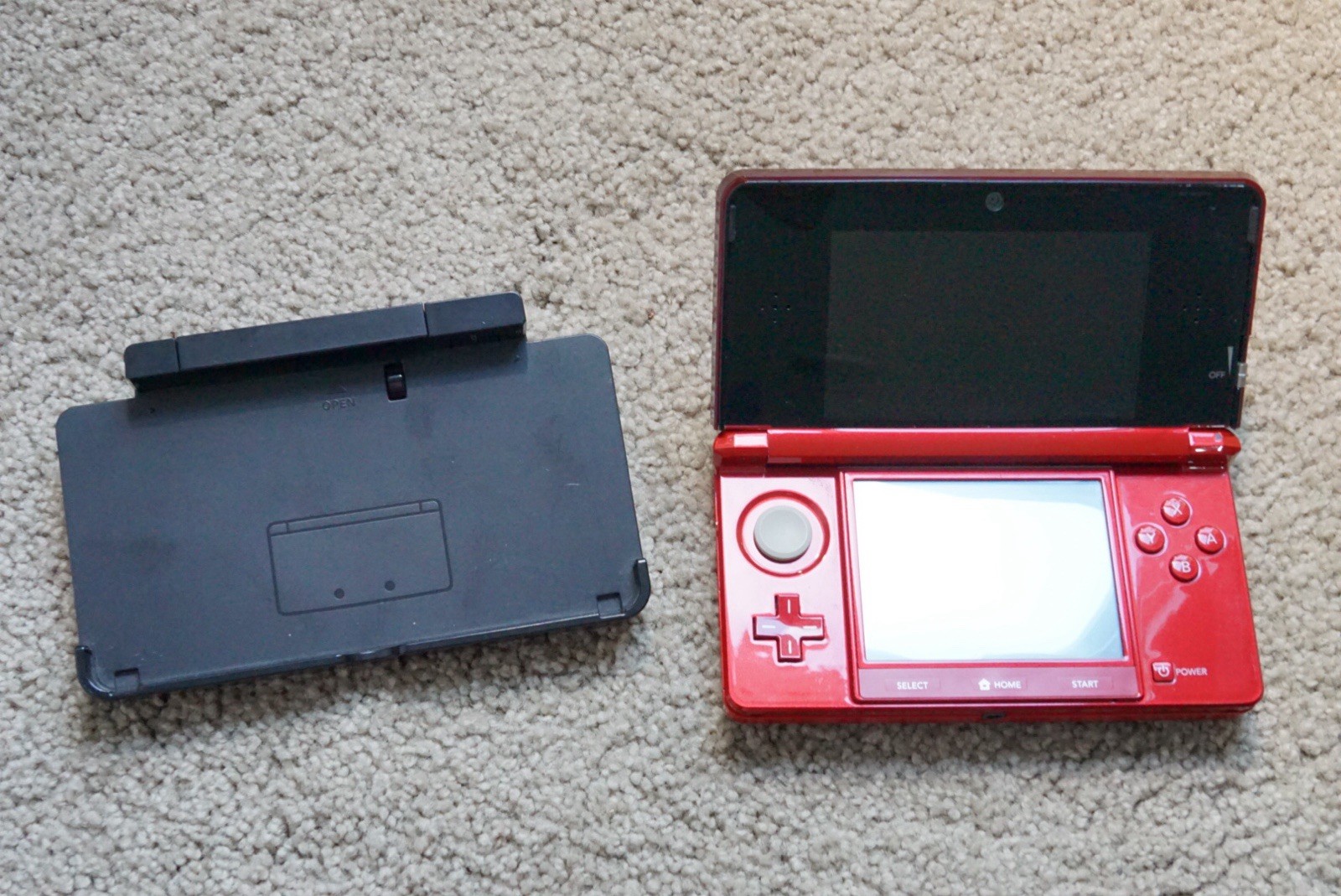 Nintendo 3DS Handheld Console Flame Red with Charging Dock