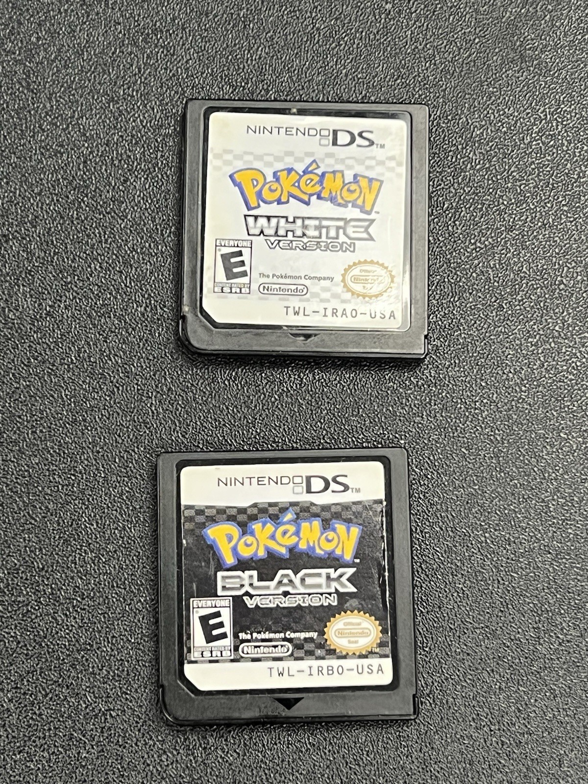 Pokemon: Black Version & White Version (Nintendo DS 2011) Authentic Tested