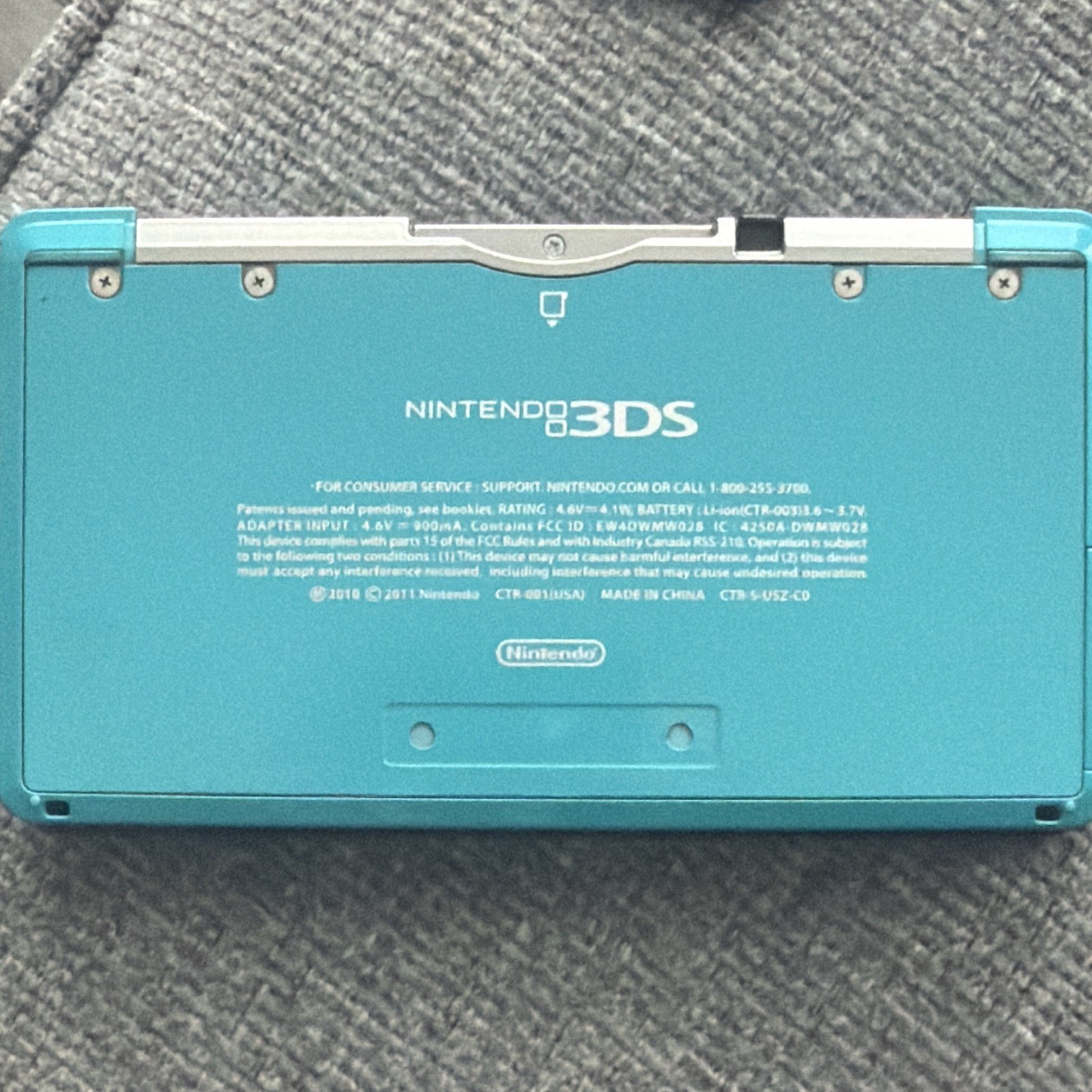 Nintendo 3DS CTR-001 Aqua Blue/Black Wi-Fi Handheld Console w/ 2GB SD Card