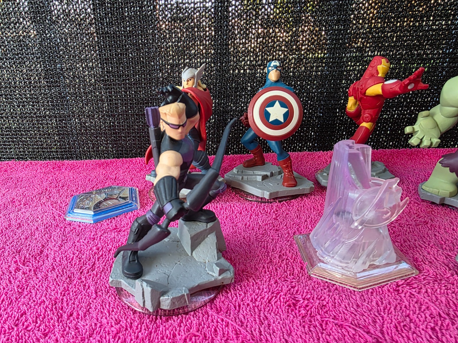 Disney Infinity 2.0 Marvel Super Heroes Avengers Figures W/ Power Disc & Crystal