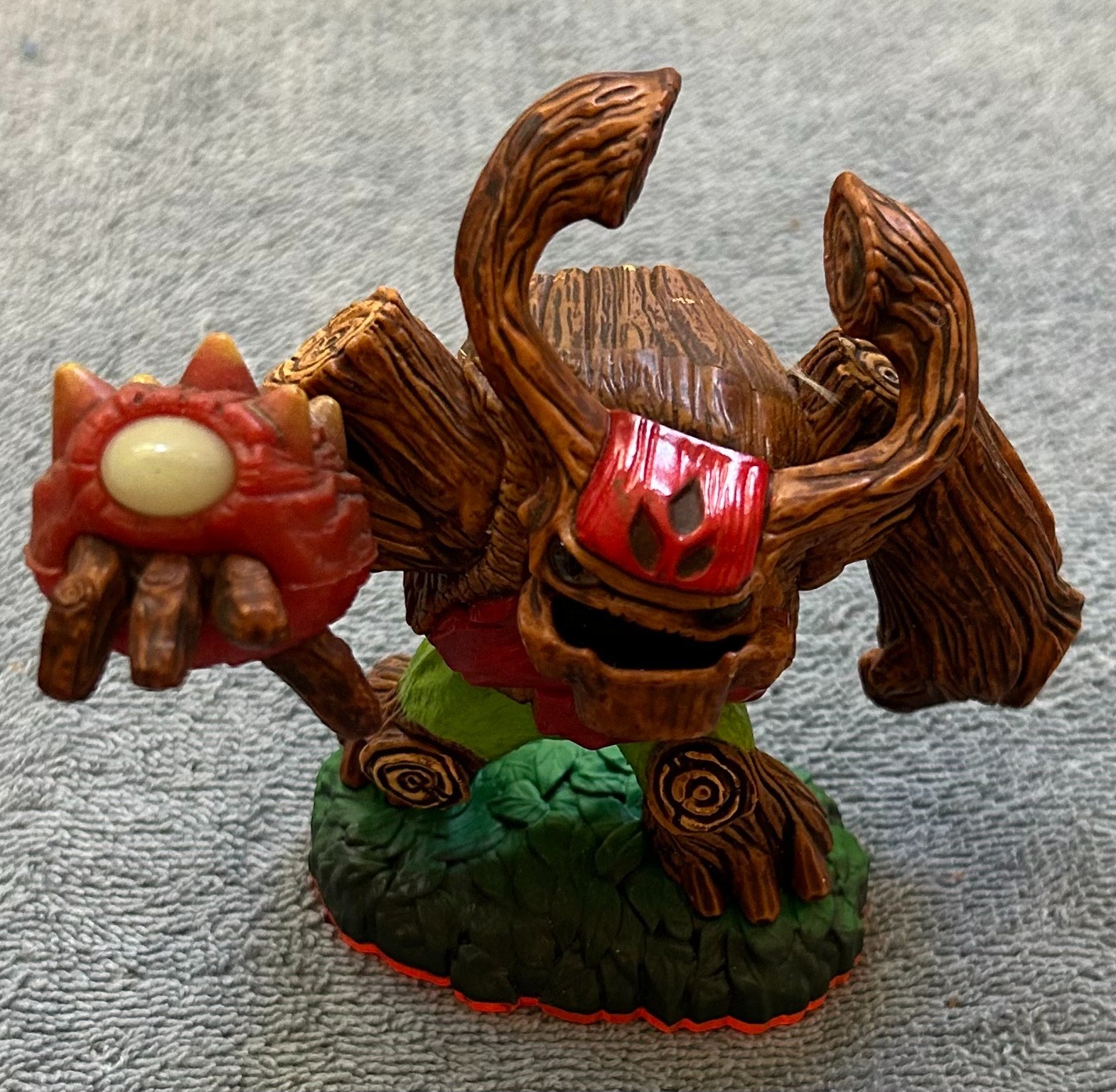 14 Skylanders figures (12 Giants, 2 Spyros) – Crusher, Swarm, Flashwing – tested