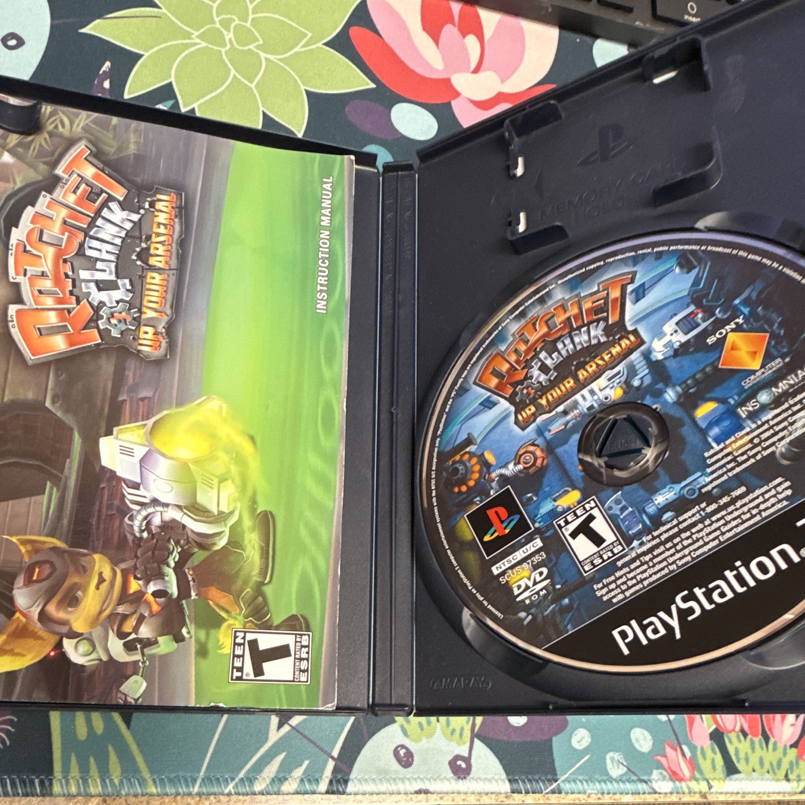 Ratchet & Clank: Up Your Arsenal (Sony PlayStation 2) CIB with manual