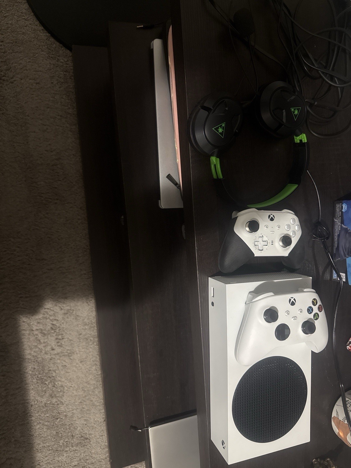 Xbox One S 1TB Console Bundle White Model 1681 w 2 Controllers 3 Games Pwr Cord